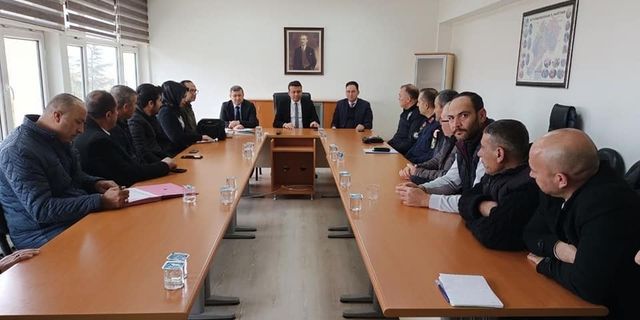 Eber Gölü’nde yangınların nasıl önleneceği muhtarlara anlatıldı