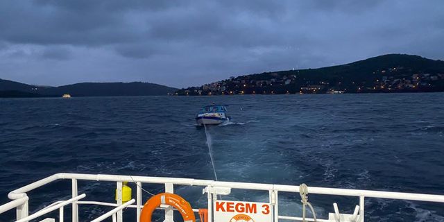 Burgazada açıklarında sürüklenen tekne KEGM Tarafından kurtarıldı