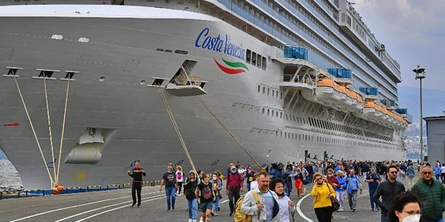 İzmir'de kruvaziyer turizmi hızlı başladı