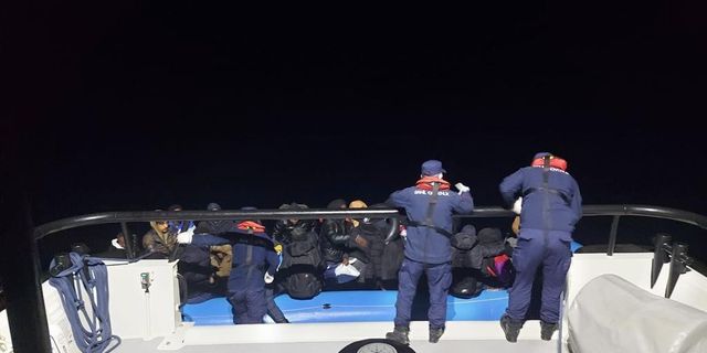 İzmir açıklarında 118 düzensiz göçmen kurtarıldı