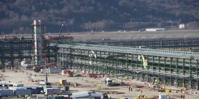 Mukavemet Gemisi, ağır tonajlı ekipmanları Karadeniz’e indirecek