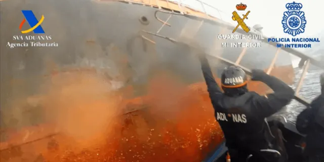 İspanyol Polisi kargo gemisinde 4500 ton kokain ele geçirdi