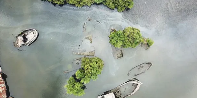 Rio Limanı’na terk edilen Sao Luiz gemisi, çevreyi tehdit ediyor