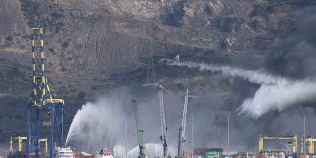 İskenderun Limanı’ndaki yangını söndürme çalışmaları devam ediyor