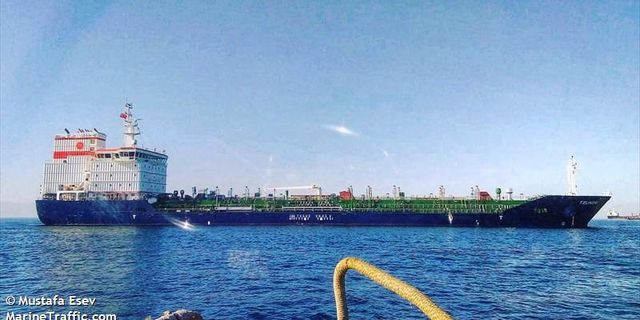 İstanbul Boğazında Arızalanan Kimyasal Madde Yüklü Tanker Kurtarıldı