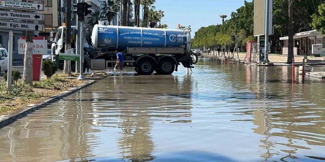 İskenderun’da denizin taştığı bölgelerde çalışma başlatıldı