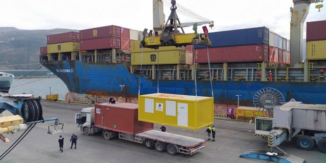 MSC Caledonia II, 522 adet yaşam konteyneri ile İskenderun'da