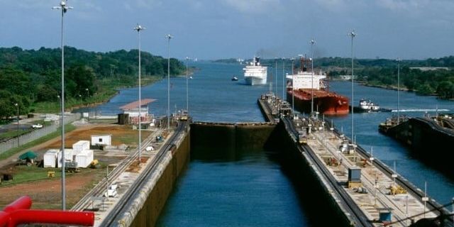 Panama Kanalı'ndaki Near Miss Reignites Tartışması