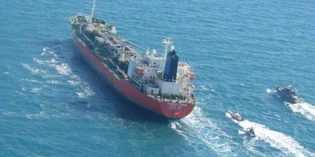 İran'a ait 3 ton uyuşturucu yüklü gemiye el konuldu