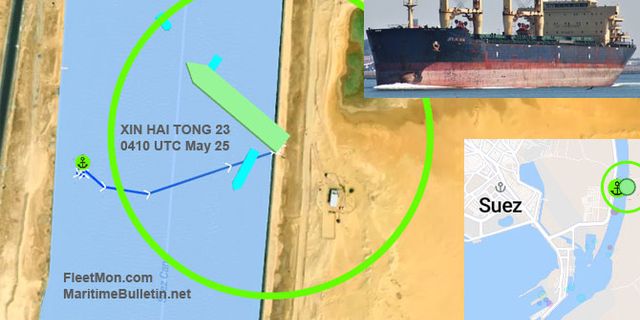 Süveyş Kanalı'nda karaya oturan dökme yük gemisi yüzdürüldü
