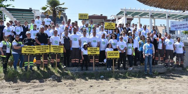 Asyaport'tan denizde ve plajda çevre temizliği
