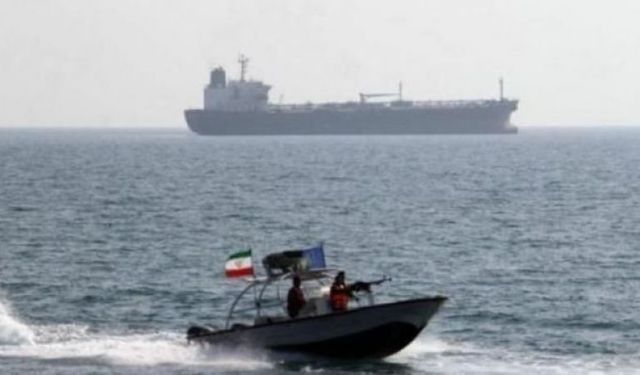Devrim Muhafızları Basra Körfez’de ticari gemiye el koydu