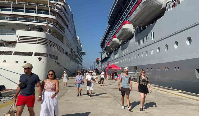 Bodrum’a 2 gemide bin 960 turist geldi