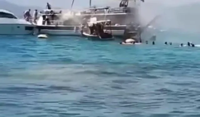 Seferihisar'da  tur teknesinde yangın çıktı