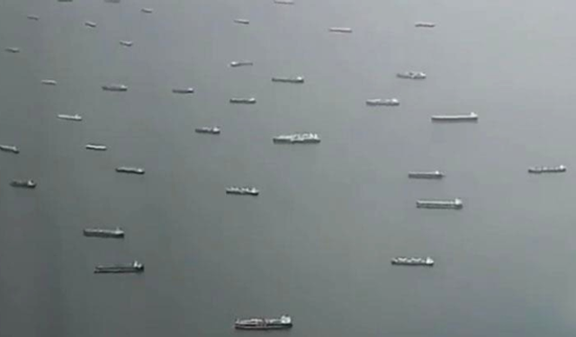 Kuraklık Panama Kanalı'nı vurdu, gemiler körfeze demir attı