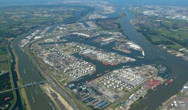 Katar, Rotterdam limanını satın aldı