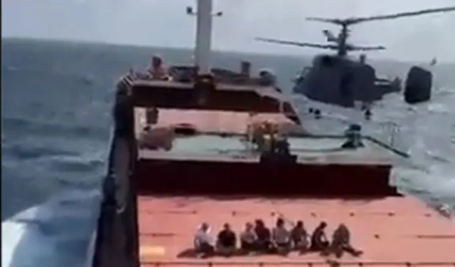 Rusya’nın Karadeniz’deki Türk gemisine gerçekleştirdiği baskının görüntüleri yayınlandı
