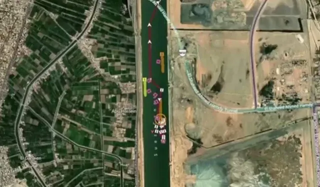 Süveyş Kanalı'nda tankerler çarpıştı