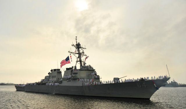 Pentagon: “Kızıldeniz’de USS Carney gemisi Husi’lerin füze ve İHA’larını vurdu”