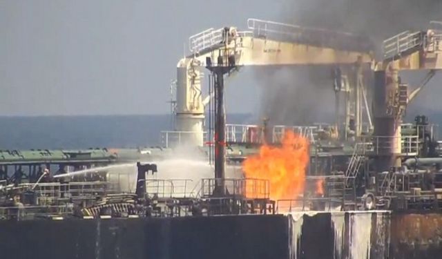 Marlin Luanda'da çıkan yangını Hindistan Donanması söndürdü