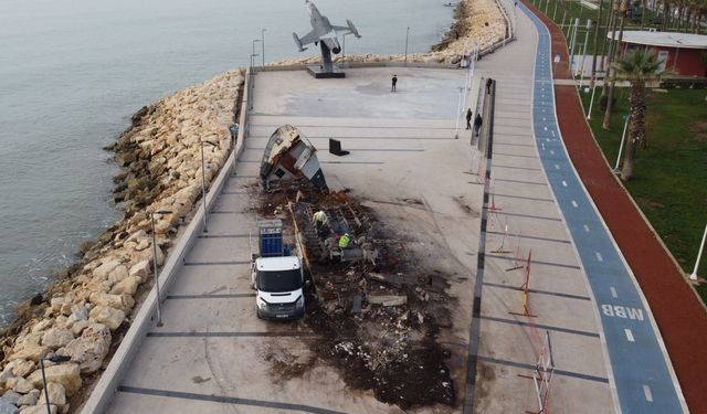 Kıbrıs Barış Harekatı'nda görev alan savaş gemisi ömrünü tamamladı