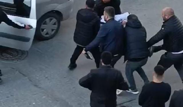Arnavutköy’de sokakta gördüğü husumetlisine kurşun yağdırdı