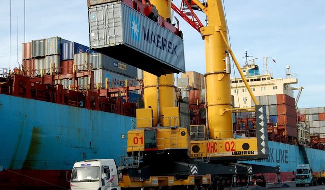 Limanlarda elleçlenen konteyner sayısı arttı, yük miktarı azaldı