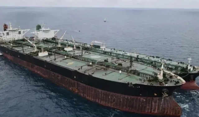 İran, 30 bin litre kaçak akaryakıt taşıyan gemiye el koydu