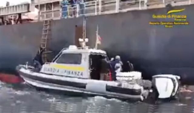 İtalyan Polisi Gemide 27 Milyon Dolarlık Kokain Buldu