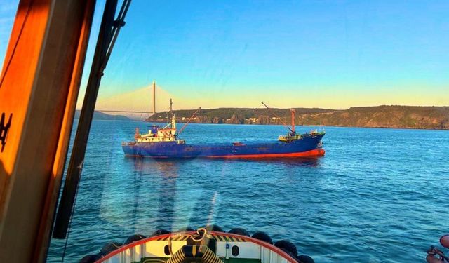 Brabus isimli gemide dümen arızası...İstanbul Boğazı trafiğe kapatıldı...