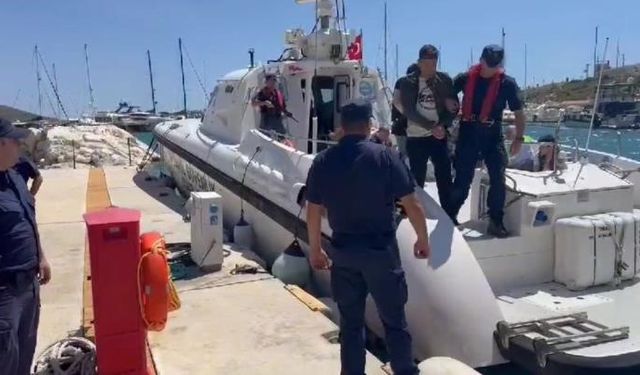 Yelkenli tekne ile yurt dışına kaçmaya çalışan 10 FETÖ’cü yakalandı
