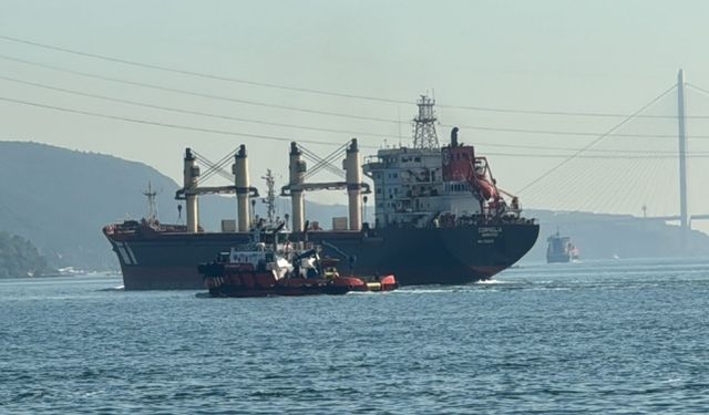 Gemi makine arızası yaptı, İstanbul Boğazı gemi trafiğine kapatıldı