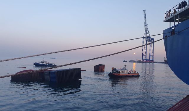 Ambarlı Limanı’nda kaza: Medkon Rize gemisinden konteynerler denize düştü