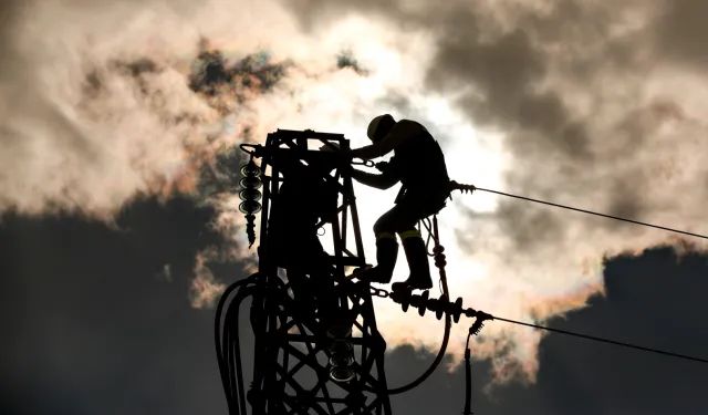 Akdeniz’de aşırı sıcaklar elektrik tüketimine her gün yeni rekor kırdırıyor