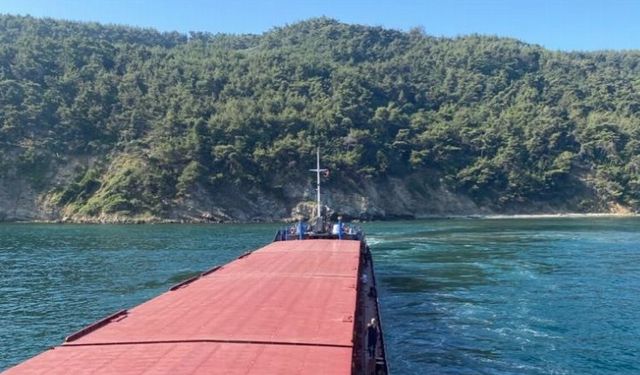 Mudanya'da karaya oturan gemi kurtarıldı