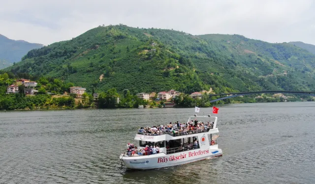 Samsun'da gemi turlarına yoğun ilgi