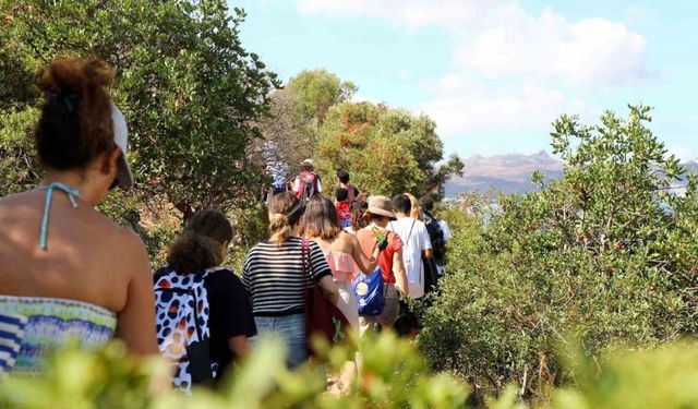 Bodrum’da öğrenciler kıyı temizliği yaptı