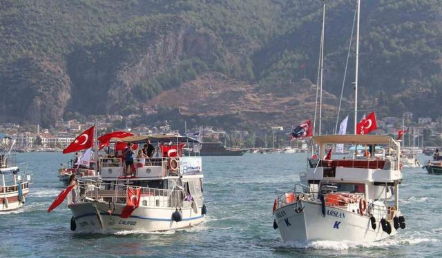 Fethiye’de Cumhuriyet coşkusu denizde de yaşandı