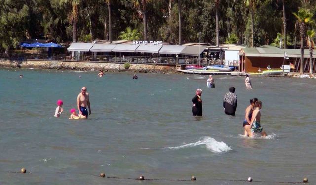 Muğla’da deniz, kum, güneş keyfi devam ediyor