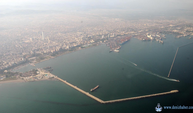 Mersin limanında denize 6 milyon ton zehir döktüler