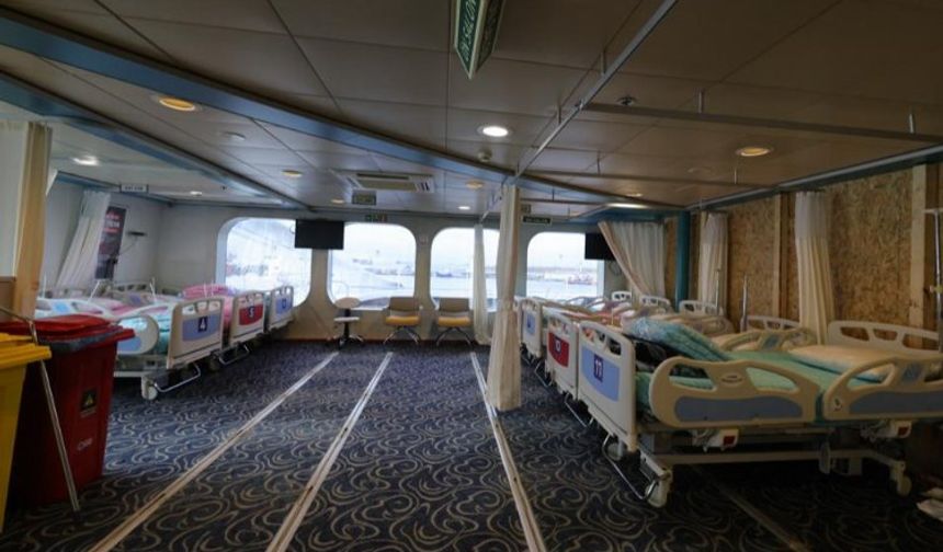 Feribotlar depremzedeler için eve dönüştü