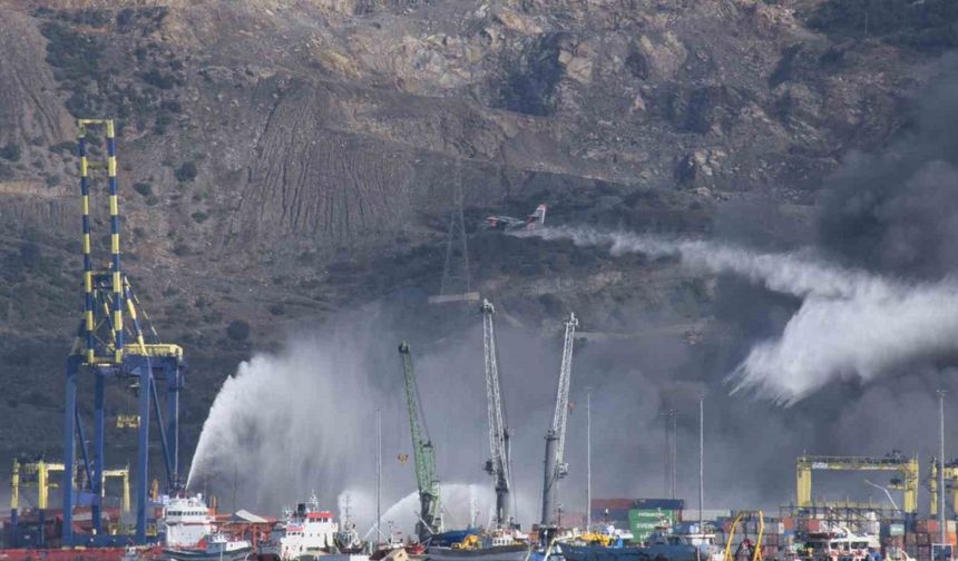 İskenderun Limanı’ndaki yangını söndürme çalışmaları devam ediyor