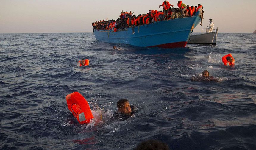 İzmir’de 101 göçmen kurtarıldı, 20 göçmen yakalandı