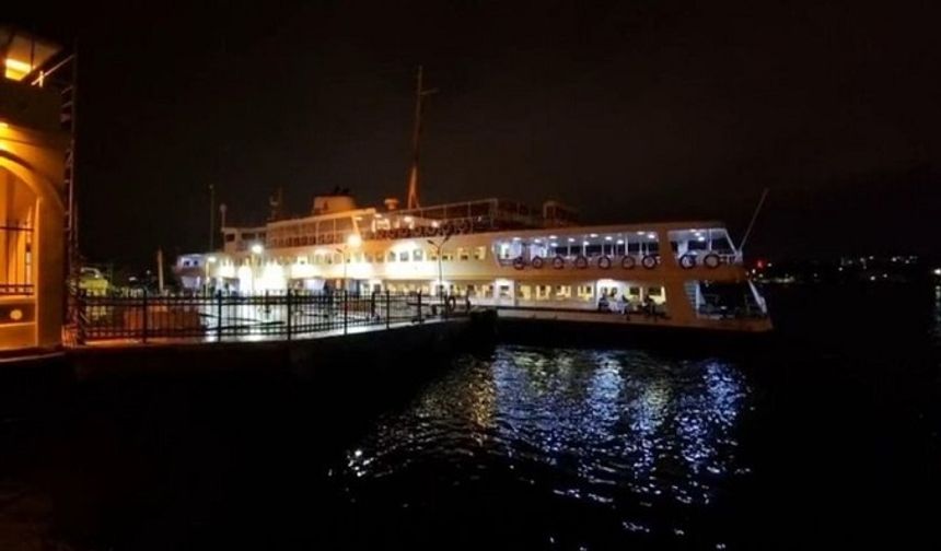 İstanbul'da kuru yük gemisi faciaya neden oluyordu