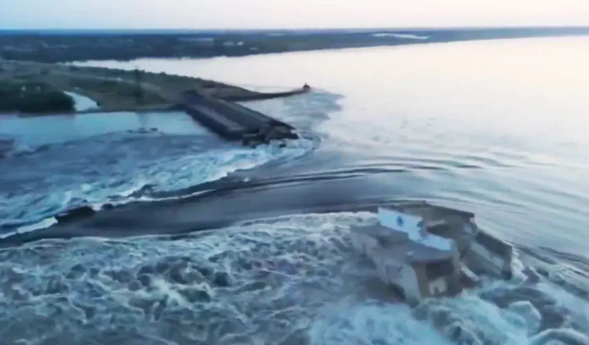 Nova Kakhovka Barajı havaya uçuruldu; Taraflar birbirini suçluyor