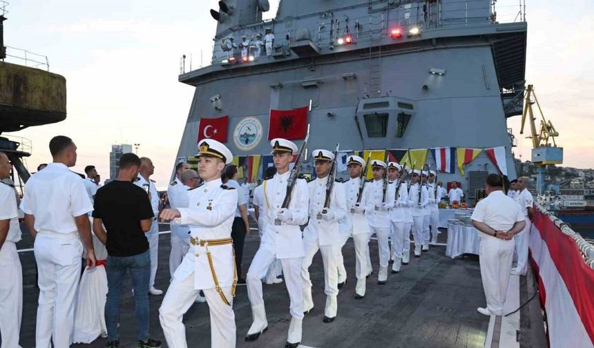 Deniz Harp Okulu öğrencileri  Arnavutluk ziyareti gerçekleştirdi