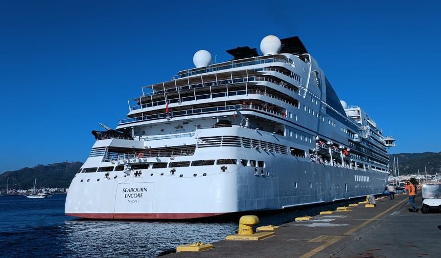 Bahama bayraklı dev yolcu gemisi 560 yolcu getirdi