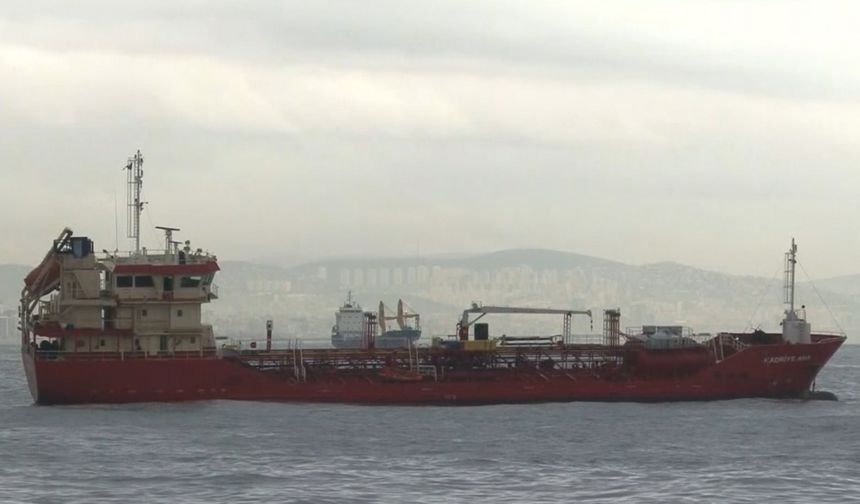 Zeytinburnu’nda karaya oturan gemi kurtarıldı