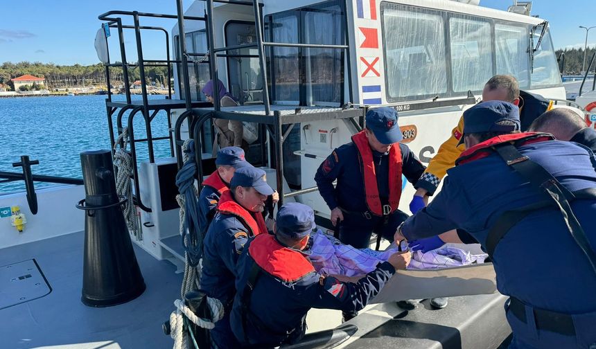 Rahatsızlanan vatandaş Sahil Güvenlik ekiplerince tahliye edildi