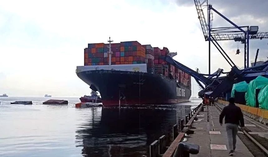 EVYAP'ı yıkan konteyner gemisi sonunda rıhtımdan ayrılabildi